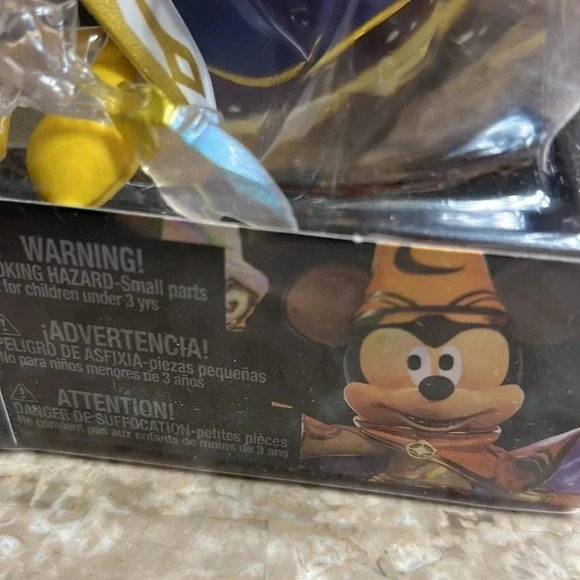 NWOT MICKEY MIRRORVERSE  MICKEY SUPPORT MAGICIEN YELLOW HAT - Picture 5 of 15